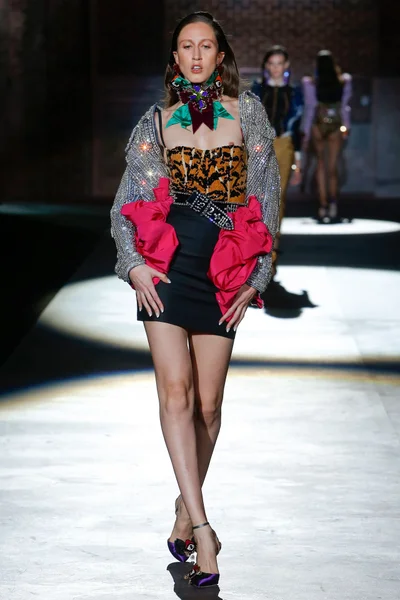 Look 4
